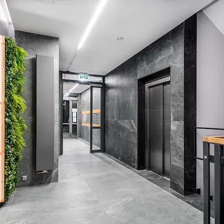 D&k Apart 1 Sierpnia 32a ワルシャワ